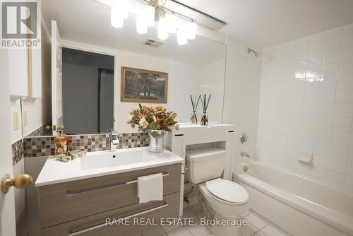 203 - 24 Wellesley Street W, Toronto, ON - Indoor Photo Showing Bathroom