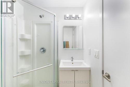 301 - 1800 Simcoe Street, Oshawa, ON - Indoor Photo Showing Bathroom