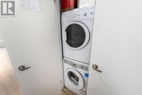 301 - 1800 Simcoe Street, Oshawa, ON - Indoor Photo Showing Laundry Room