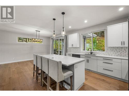 2126 Lupin Court, Kamloops, BC - Indoor Photo Showing Kitchen With Upgraded Kitchen