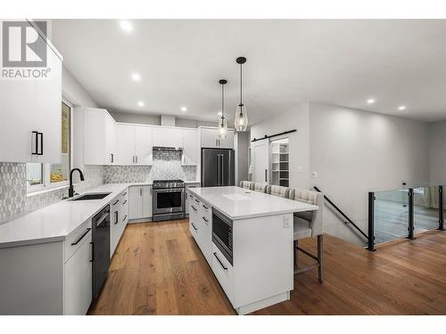 2126 Lupin Court, Kamloops, BC - Indoor Photo Showing Kitchen With Upgraded Kitchen