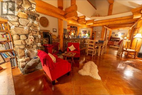 3140 3A Highway, Nelson, BC - Indoor