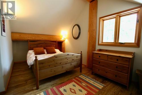 3140 3A Highway, Nelson, BC - Indoor Photo Showing Bedroom