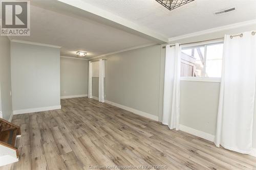 31 Earl Drive, Chatham, ON - Indoor Photo Showing Other Room