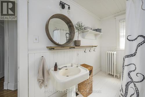 35 Ardaven Place, London, ON - Indoor Photo Showing Bathroom