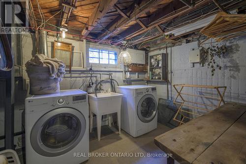 35 Ardaven Place, London, ON - Indoor Photo Showing Laundry Room