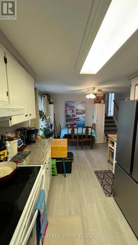 75 Cleveland Place, London, ON - Indoor Photo Showing Kitchen