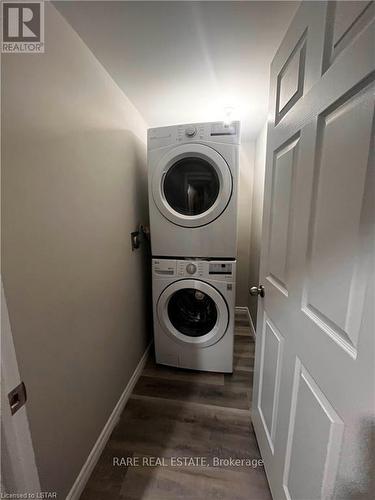 75 Cleveland Place, London, ON - Indoor Photo Showing Laundry Room