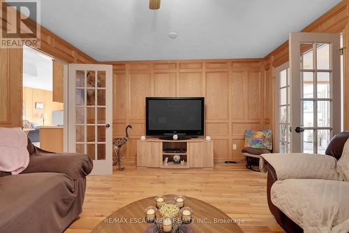 1500 Concession 7 Townsend Road, Norfolk, ON - Indoor Photo Showing Living Room