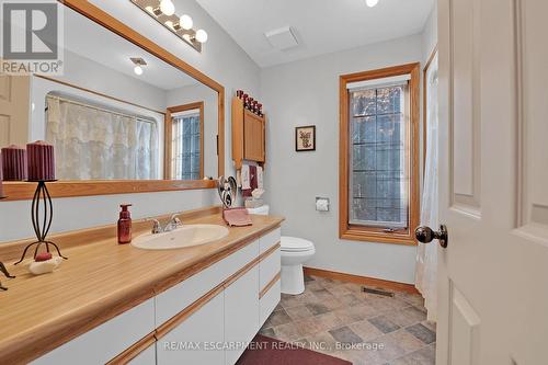 1500 Concession 7 Townsend Road, Norfolk, ON - Indoor Photo Showing Bathroom