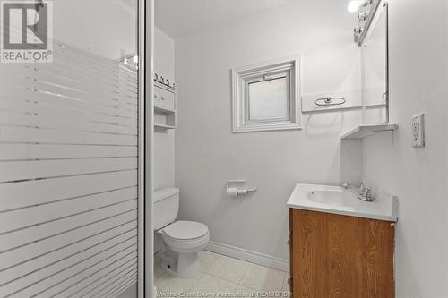 1145 Marentette Avenue, Windsor, ON - Indoor Photo Showing Bathroom