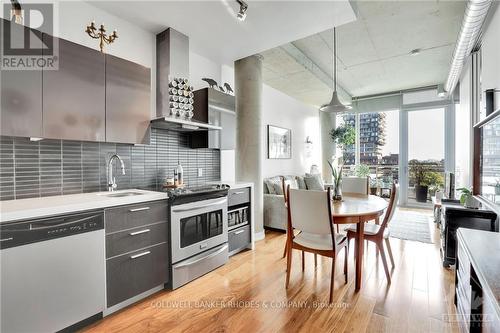 720 - 360 Mcleod Street, Ottawa, ON - Indoor Photo Showing Kitchen With Upgraded Kitchen