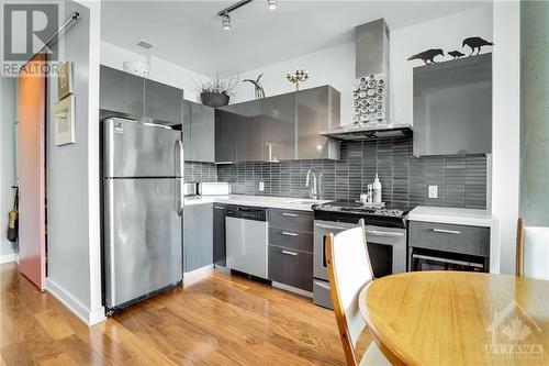 360 Mcleod Street Unit#720, Ottawa, ON - Indoor Photo Showing Kitchen With Stainless Steel Kitchen With Upgraded Kitchen