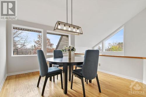 5620 Hope Drive, Manotick, ON - Indoor Photo Showing Dining Room