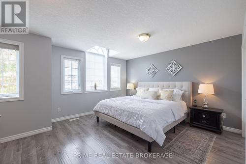 1860 Rollingacres Drive, London, ON - Indoor Photo Showing Bedroom