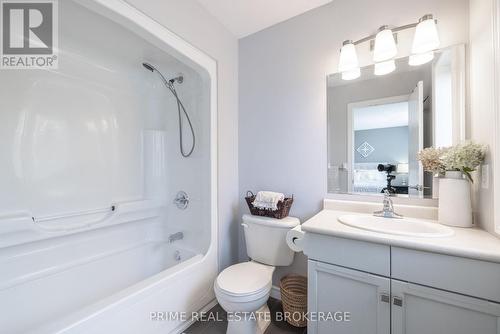 1860 Rollingacres Drive, London, ON - Indoor Photo Showing Bathroom