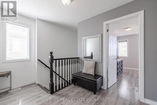 1860 Rollingacres Drive, London, ON - Indoor Photo Showing Other Room