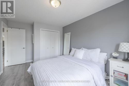 1860 Rollingacres Drive, London, ON - Indoor Photo Showing Bedroom