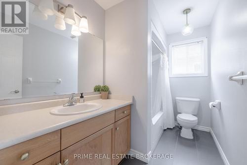 1860 Rollingacres Drive, London, ON - Indoor Photo Showing Bathroom