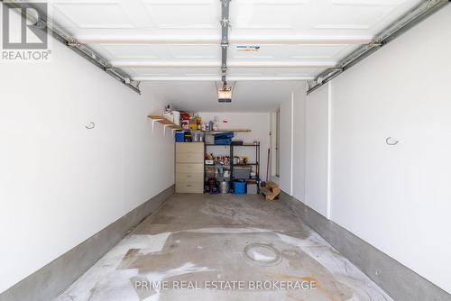 1860 Rollingacres Drive, London, ON - Indoor Photo Showing Garage