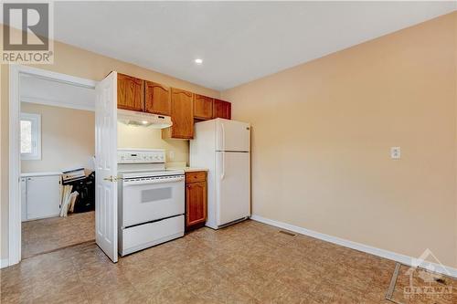 1215 Klondike Road, Ottawa, ON - Indoor Photo Showing Kitchen