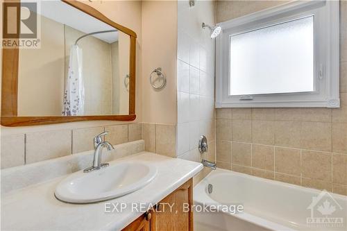 1215 Klondike Road, Ottawa, ON - Indoor Photo Showing Bathroom