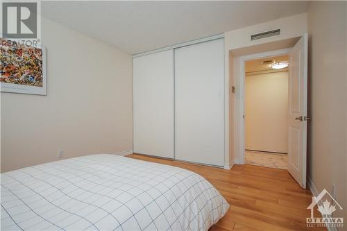 18 Nepean Street Unit#701, Ottawa, ON - Indoor Photo Showing Bedroom