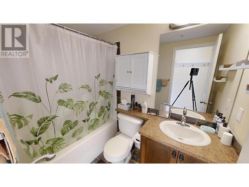 4874 Stanley Street Unit# 204, Radium Hot Springs, BC - Indoor Photo Showing Bathroom