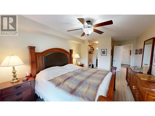 4874 Stanley Street Unit# 204, Radium Hot Springs, BC - Indoor Photo Showing Bedroom