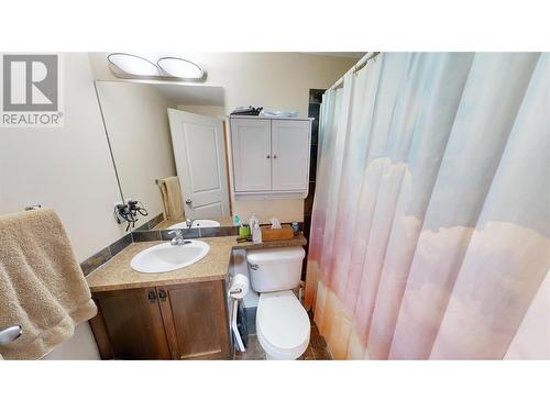 4874 Stanley Street Unit# 204, Radium Hot Springs, BC - Indoor Photo Showing Bathroom