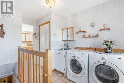 590 Blue Corner Road, Alfred And Plantagenet, ON - Indoor Photo Showing Laundry Room