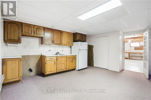 590 Blue Corner Road, Alfred And Plantagenet, ON - Indoor Photo Showing Kitchen