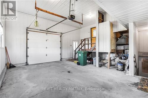 590 Blue Corner Road, Alfred And Plantagenet, ON - Indoor Photo Showing Garage