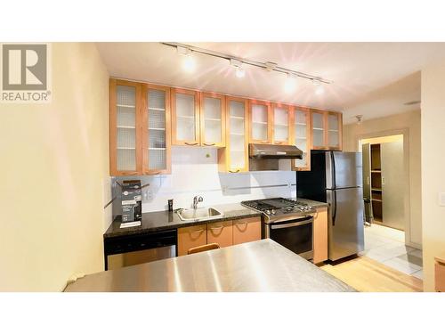 1808 969 Richards Street, Vancouver, BC - Indoor Photo Showing Kitchen