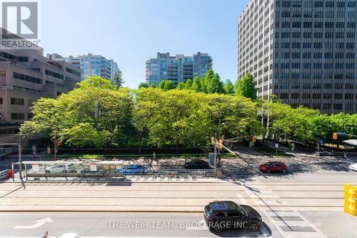 305 - 1 Deer Park Crescent, Toronto, ON - Outdoor