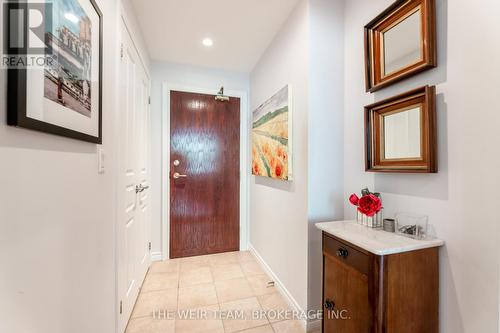 305 - 1 Deer Park Crescent, Toronto, ON - Indoor Photo Showing Other Room