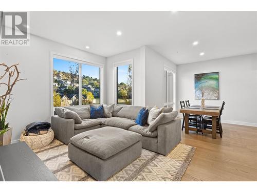 3719 Woodsdale Road Unit# 3, Lake Country, BC - Indoor Photo Showing Living Room