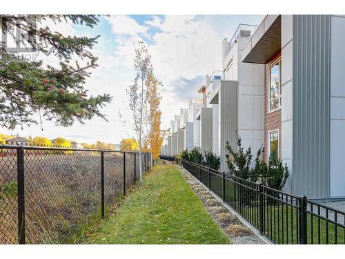 3719 Woodsdale Road Unit# 3, Lake Country, BC - Outdoor