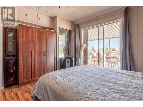 3990 Senger Road, Kelowna, BC - Indoor Photo Showing Bedroom