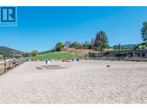 3990 Senger Road, Kelowna, BC - Outdoor