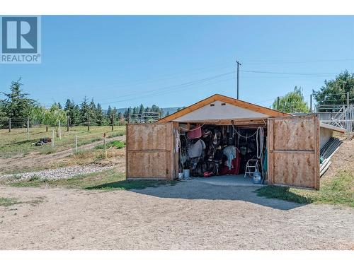 3990 Senger Road, Kelowna, BC - Outdoor