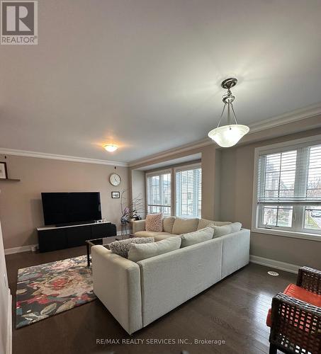 214 - 214 Ellen Davidson Drive, Oakville, ON - Indoor Photo Showing Living Room