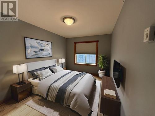 1305 Stoney Lane, Golden, BC - Indoor Photo Showing Bedroom