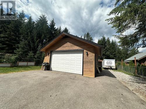 1305 Stoney Lane, Golden, BC - Outdoor