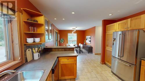 1305 Stoney Lane, Golden, BC - Indoor Photo Showing Kitchen With Double Sink