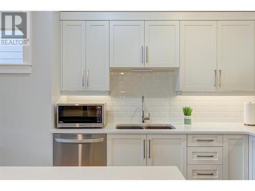 12840 Stillwater Court Unit# 8, Lake Country, BC - Indoor Photo Showing Kitchen With Double Sink