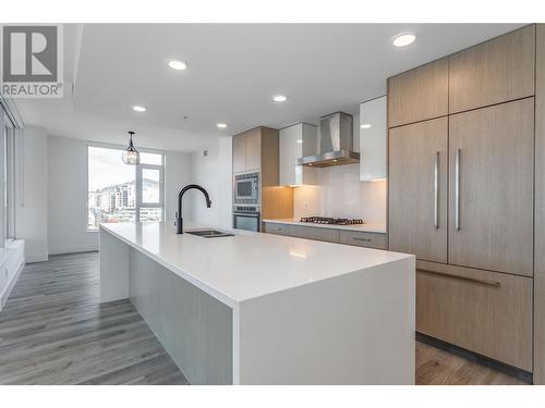 1588 Ellis Street Unit# 909, Kelowna, BC - Indoor Photo Showing Kitchen With Double Sink With Upgraded Kitchen