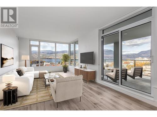 1588 Ellis Street Unit# 909, Kelowna, BC - Indoor Photo Showing Living Room