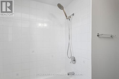 282 Welborne Avenue, Kingston (City Southwest), ON - Indoor Photo Showing Bathroom