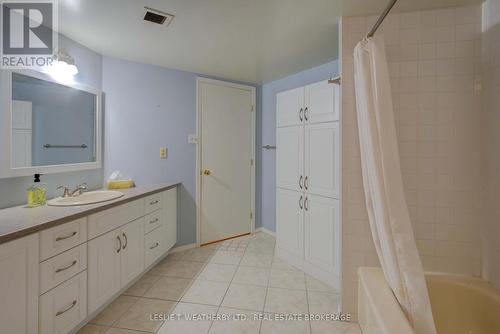 602 - 185 Ontario Street, Kingston (Central City East), ON - Indoor Photo Showing Bathroom